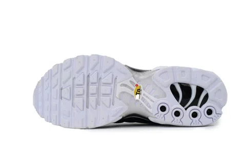 Nike Air Max Plus Black White – photo 4