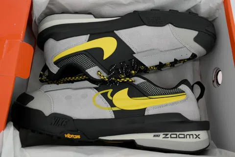 sacai x Nike Zegamadome Matte Silver Tour Yellow – photo 8