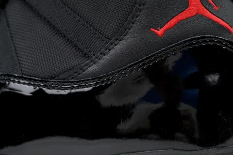Air Jordan 11 Black/Red – photo 5