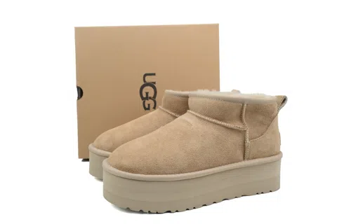 UGG Boots Sand – photo 6