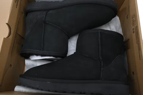 UGG Classic Mini Black – photo 8