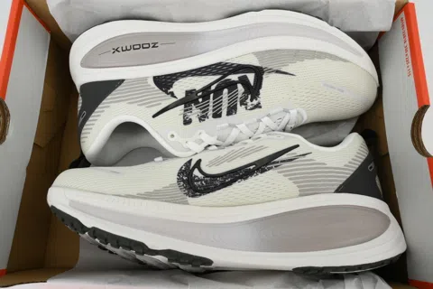 Nike Vomero 18 Run Pack – photo 8