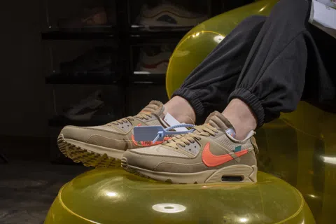 Off-White x Nike Air Max 90 Desert Ore – photo 4