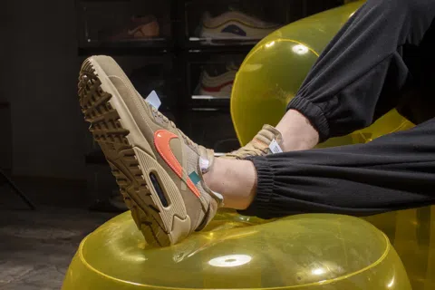 Off-White x Nike Air Max 90 Desert Ore – photo 5
