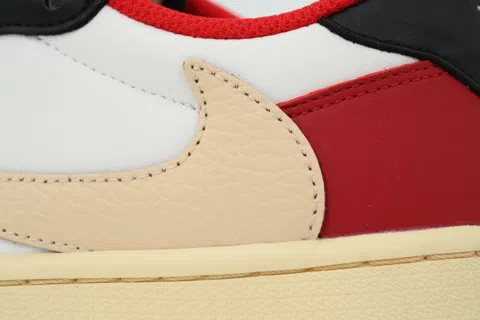 Travis Scott x Air Jordan 1 Low Black/White/Red – photo 5