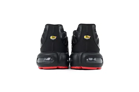 Nike Air Max Plus Sith Lightsaber – photo 3