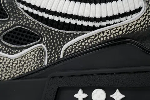 Louis Vuitton Skate Black Wool – photo 5