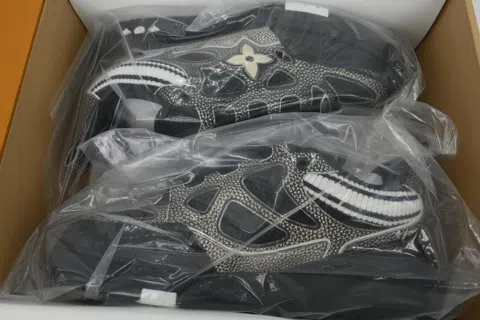 Louis Vuitton Skate Black Wool – photo 8