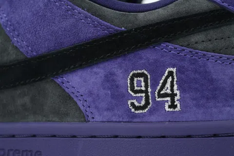 Supreme x Nike SB Dunk Low Ink – photo 5
