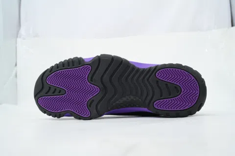 Air Jordan 11 Dark Purple – photo 4