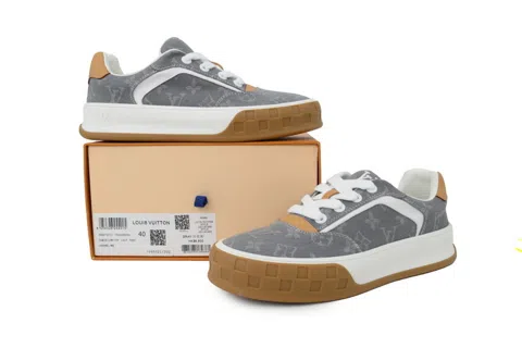 Louis Vuitton Trainer Grey Print – photo 7