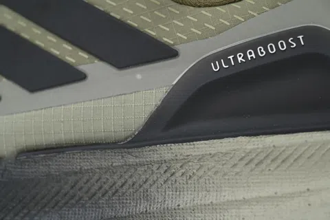 adidas Ultraboost 5 TR Silver Pebble – photo 5