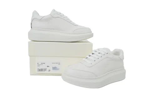 Alexander McQueen Sneakers Triple White – photo 7