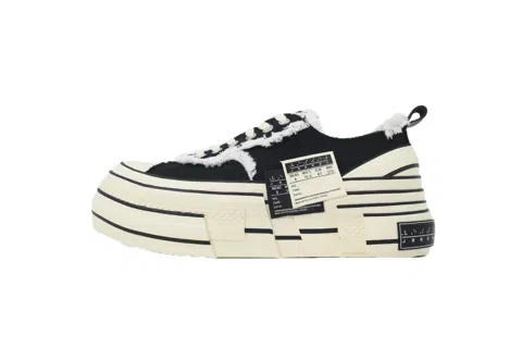 xVESSEL Sneakers Black