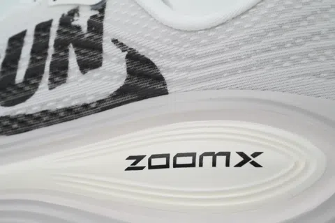 Nike Vomero Plus White/Grey – photo 5