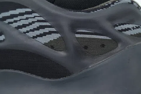 Yeezy 700 V3 Alvah – photo 5