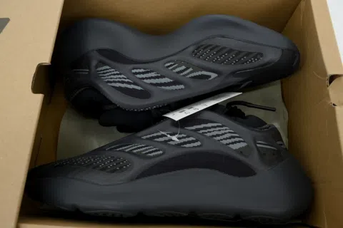 Yeezy 700 V3 Alvah – photo 8