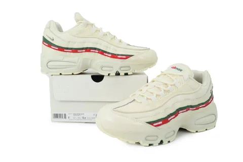 Undefeated x Nike Air Max 95 Sail – photo 6