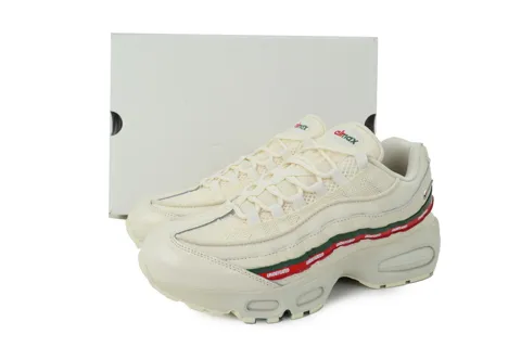 Undefeated x Nike Air Max 95 Sail – photo 7