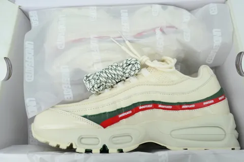 Undefeated x Nike Air Max 95 Sail – photo 8