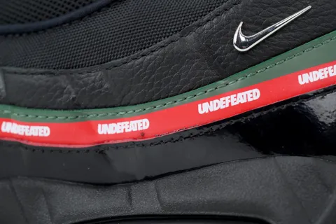 Undefeated x Nike Air Max 95 Black – photo 5