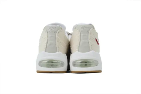 Undefeated x Nike Air Max 95 Off-White – photo 3