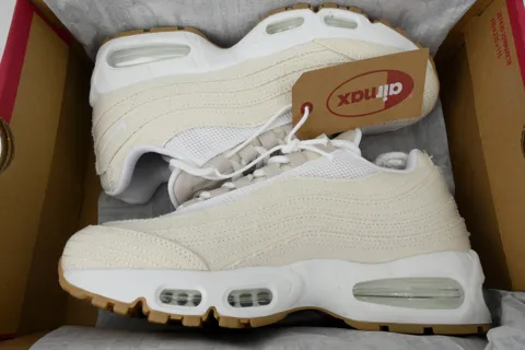 Undefeated x Nike Air Max 95 Off-White – photo 9