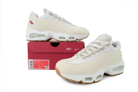 Undefeated x Nike Air Max 95 Off-White – photo 8