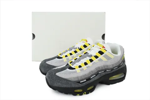 Undefeated x Nike Air Max 95 Yellow – photo 6