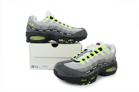 Undefeated x Nike Air Max 95 Geo Exclusive - NYC Neon – photo 7
