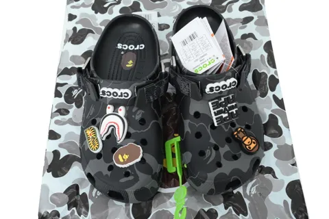 BAPE x Crocs Classic Clog ABC Camo - Black – photo 5