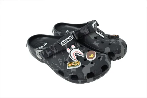BAPE x Crocs Classic Clog ABC Camo - Black – photo 3