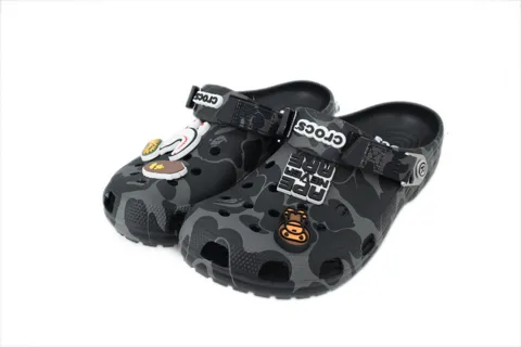 BAPE x Crocs Classic Clog ABC Camo - Black – photo 4