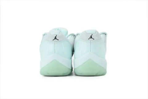 Air Jordan 11 Low Limited Edition – photo 3
