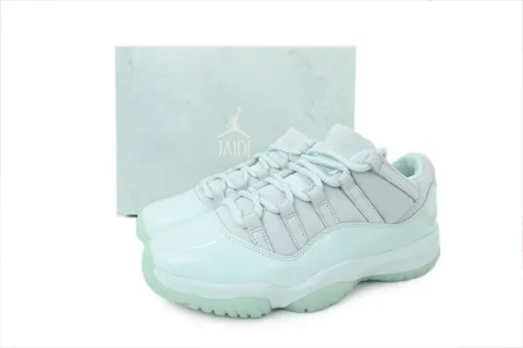 Air Jordan 11 Low Limited Edition – photo 6