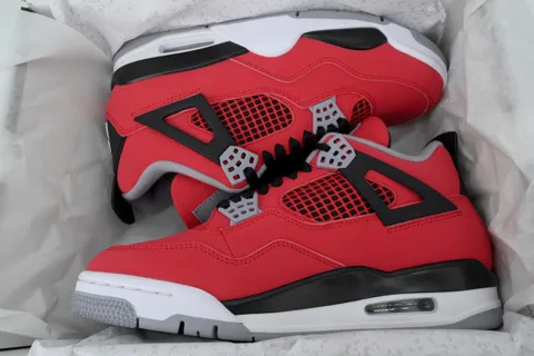 Air Jordan 4 Toro Bravo – photo 8