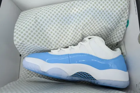 Air Jordan 11 Low Unc – photo 8