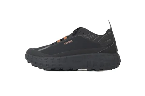 Norda 001 Triple Black