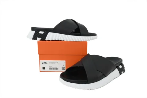 Hermès Slides Black and White – photo 8