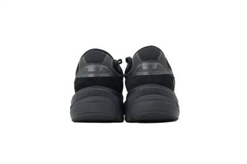 New Balance 990v6 Triple Black – photo 3