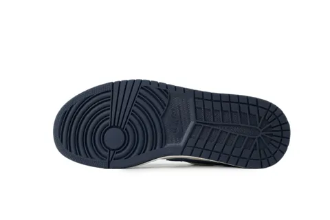Air Jordan 1 Low Obsidian University Gold – photo 4