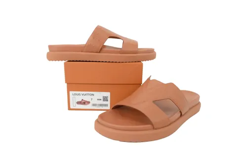 Louis Vuitton Oasis Mule Khaki Ostrich – photo 8