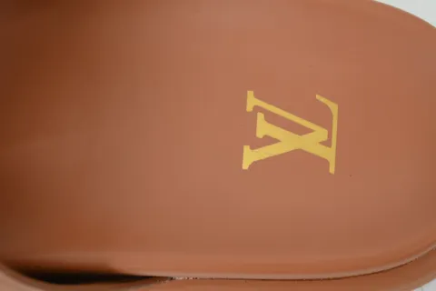Louis Vuitton Oasis Mule Khaki Ostrich – photo 5