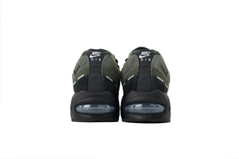 Undefeated x Nike Air Max 95 Medium Olive – photo 3