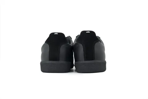 Maison Margiela Replica GAT Triple Black – photo 3