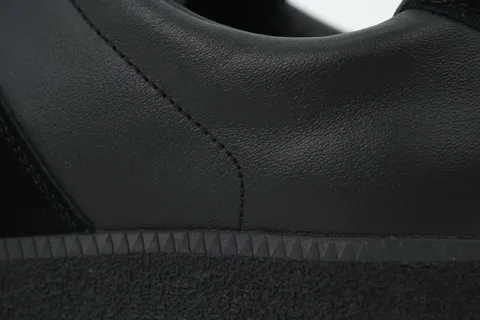 Maison Margiela Replica GAT Triple Black – photo 5