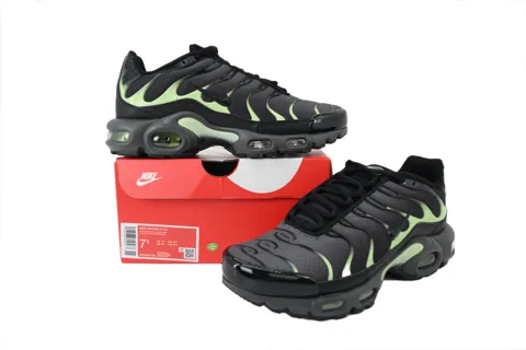 Nike Air Max Plus Black/Green – photo 7