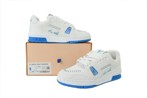 Louis Vuitton Trainer White/Blue Studded – photo 7