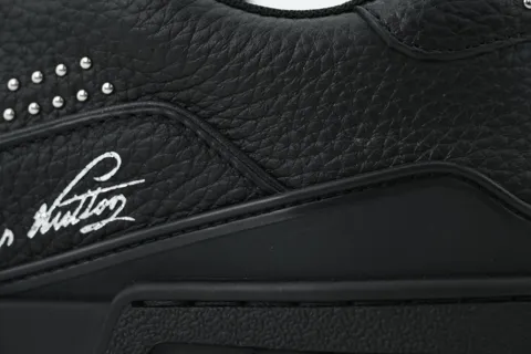 Louis Vuitton Trainer Black Studded – photo 5
