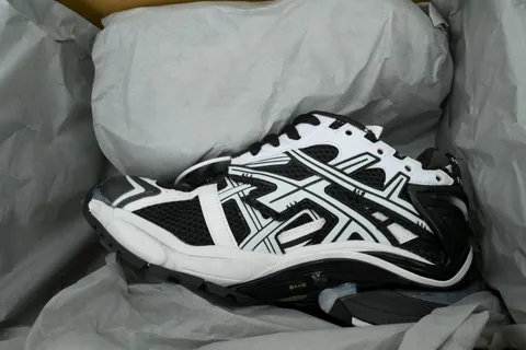 Balenciaga Runner Black/White – photo 8